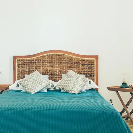 Апартаменти Mimosa Keyweek Downtown
